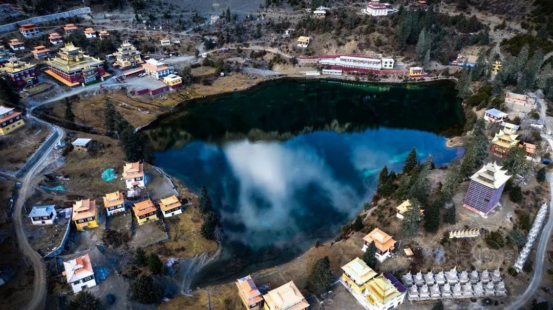 《"措,湖"争锋》(组照)08万东(辽宁铁岭)拍摄于四川川西.