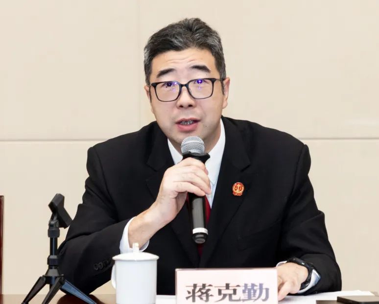 看这里→【附白皮书二维码】_澎湃号·政务_澎湃新闻-the paper