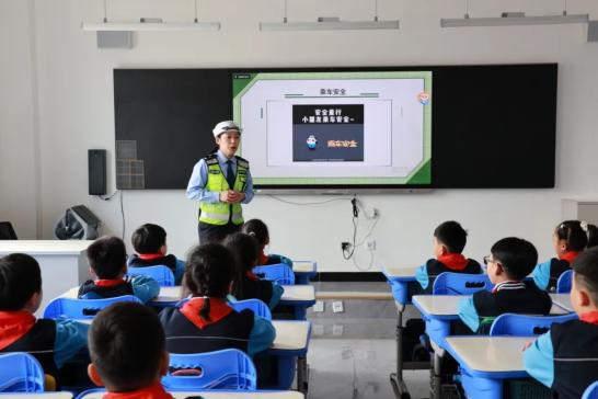 护校行动|珲春公安交警进校园 交通安全筑梦行_澎湃号