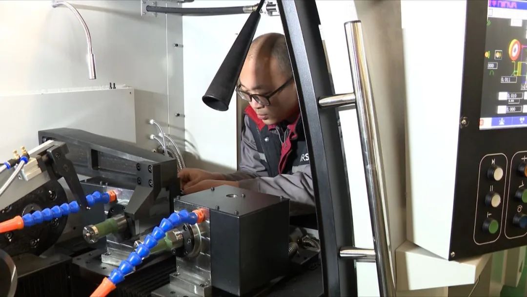 满足交付,主打订单有沃尔德的16台nh400w,其他客户的md43,mf821,mx810