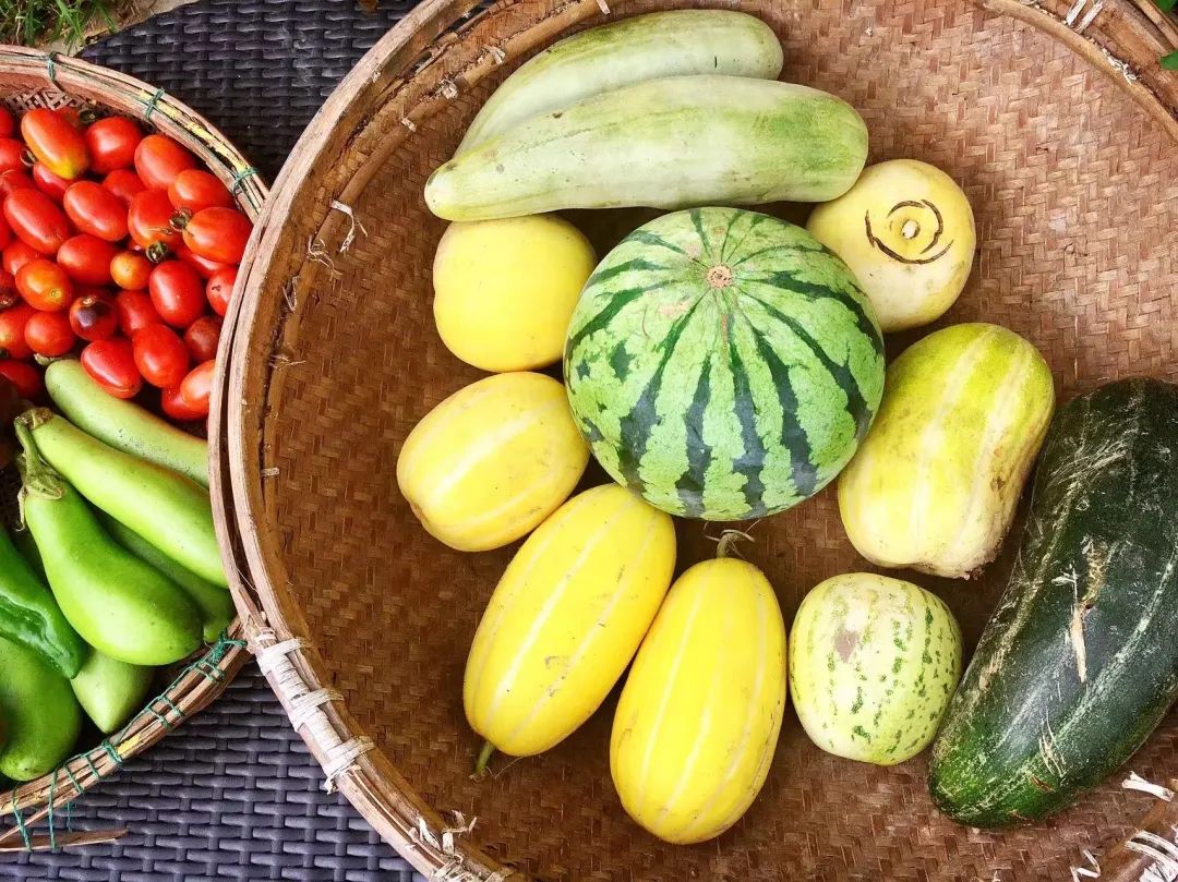 王沈利注意到,八滧村有着许多的老手艺人,木匠,篾匠,剃头匠……"目前