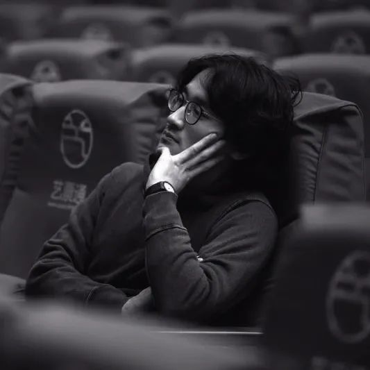 点击展开详细介绍毕业于上海戏剧学院戏剧影视导演系.