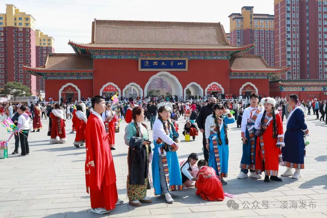 清明假期首日辽西九华山风景区游客量超过156万人次