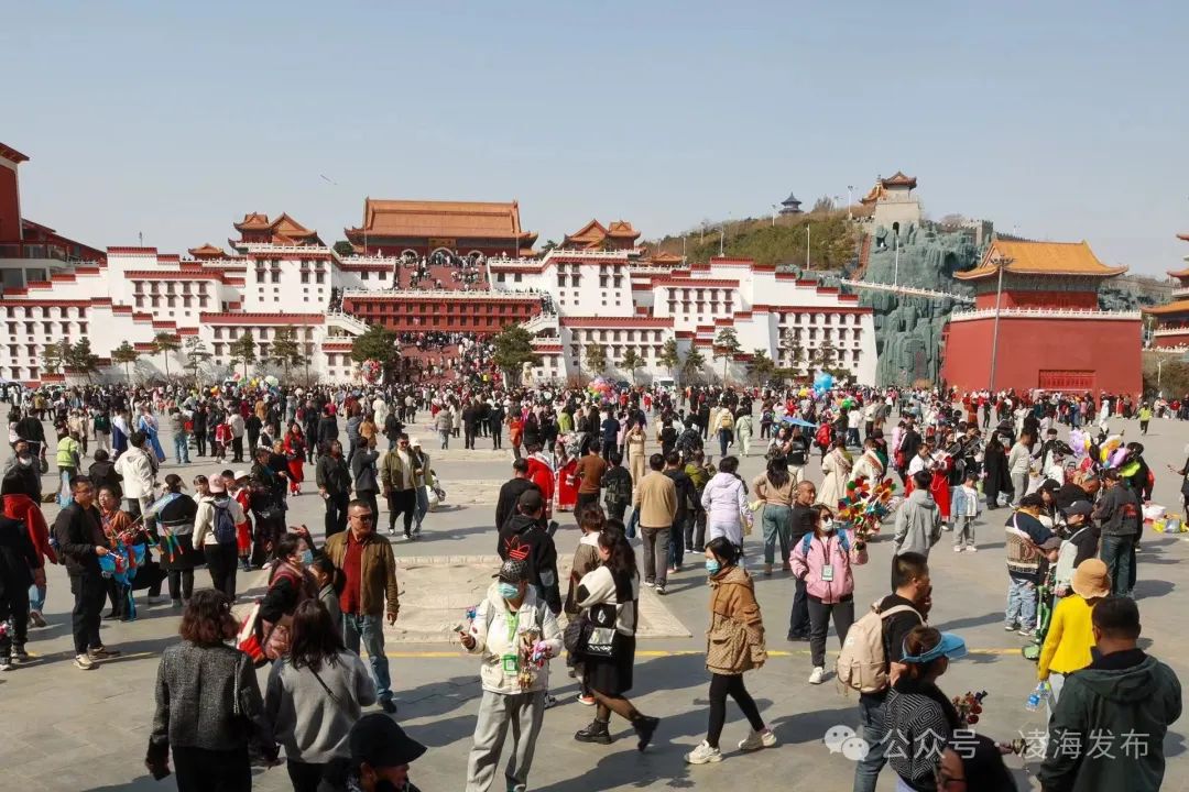 清明假期首日辽西九华山风景区游客量超过156万人次