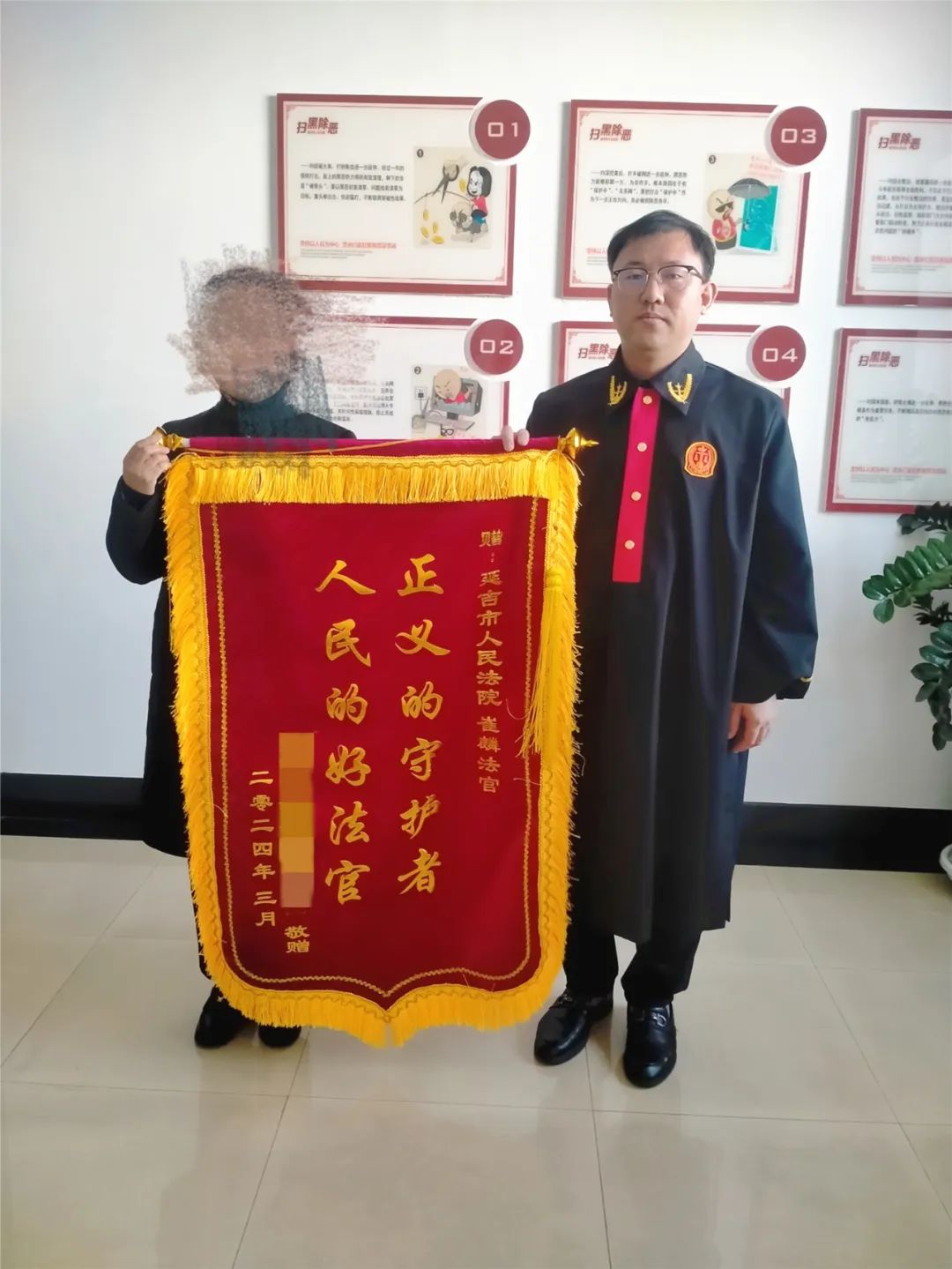 审判执行安装空调坠楼受伤雇主和买家谁来赔偿