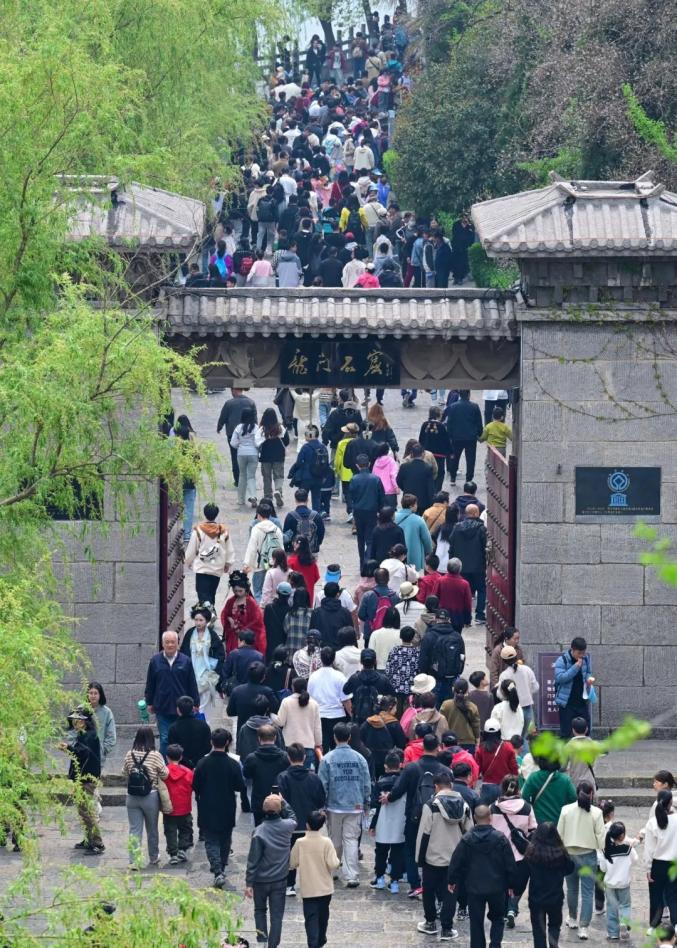 龙门石窟清明假期亮点纷呈!_澎湃号·政务_澎湃新闻-the paper