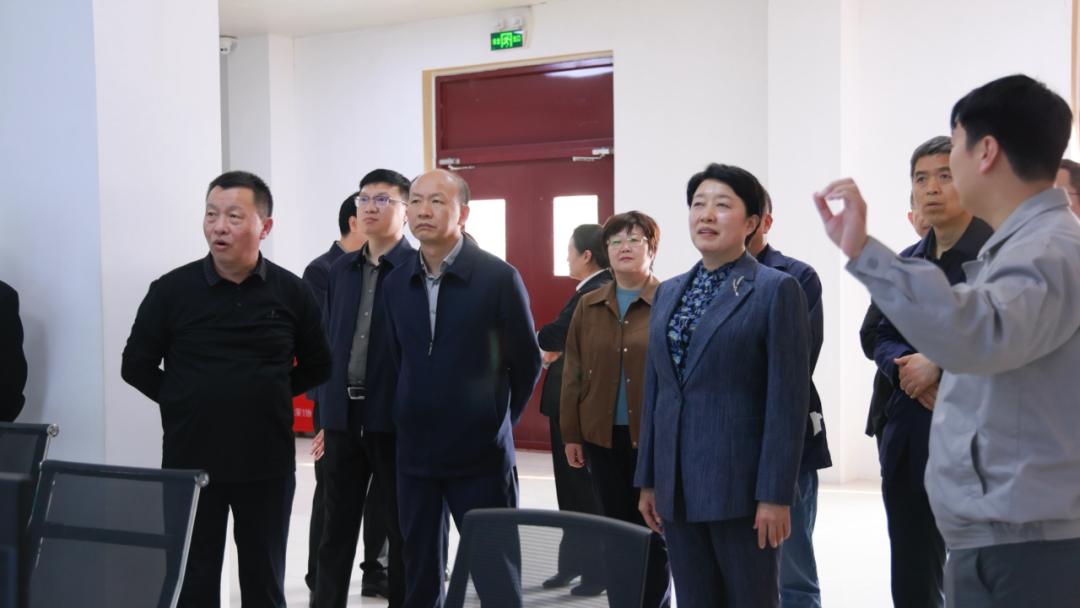 市人大常委会副主任李莉荣带队调研法院关于民营经济发