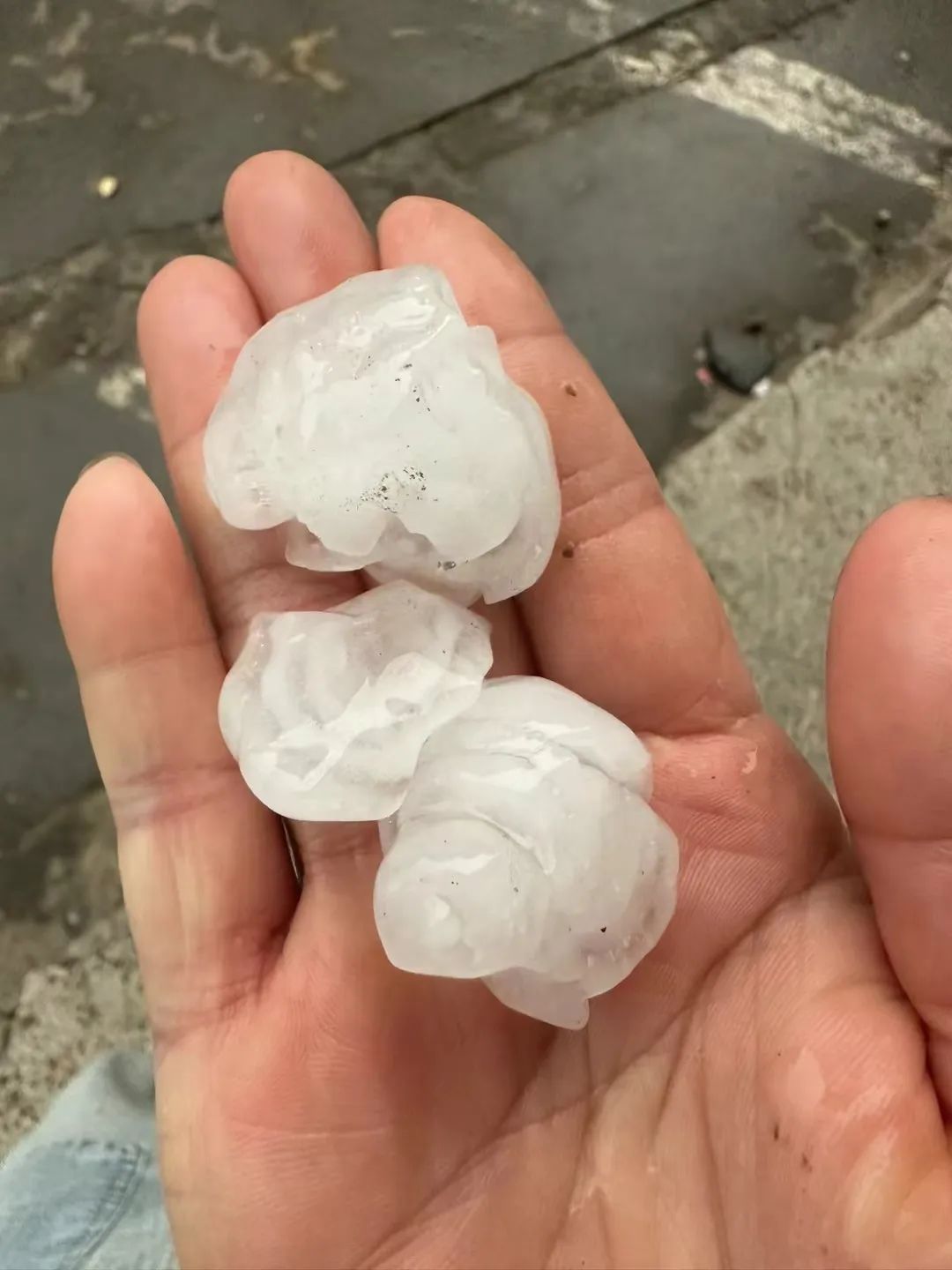 上饶冰雹图片