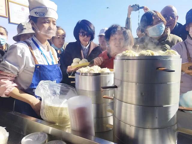 乾坤袋里藏奥妙 麻麸包子妙味多——"甘肃麻辣烫及特色美食大pk"系列