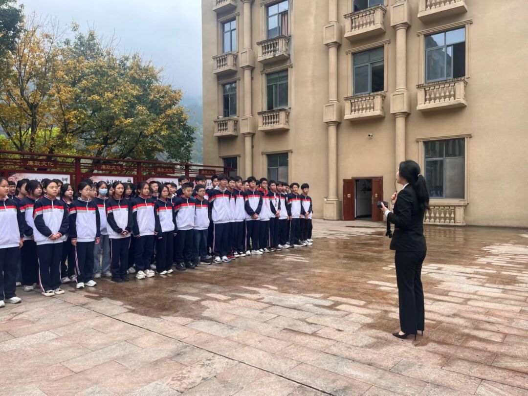 110名师生走进开州法院参加维护国家安全争做安全卫士法院开放日活动