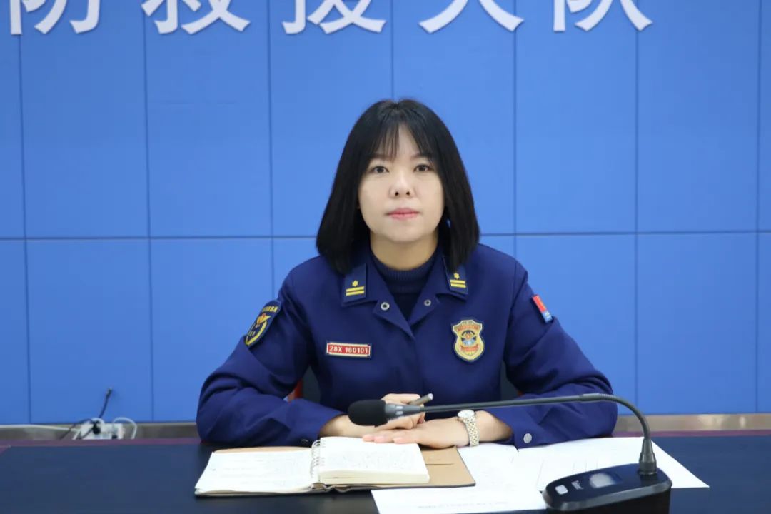 嘉奖13次;2019年被国家消防救援局评为全国消防优秀女干部;2023年被