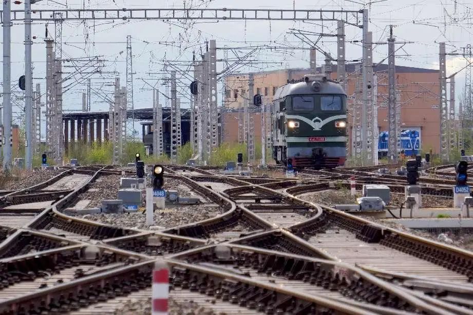 今年新疆铁路双口岸通行中欧(中亚)班列突破4000列_澎湃号·媒体_澎湃