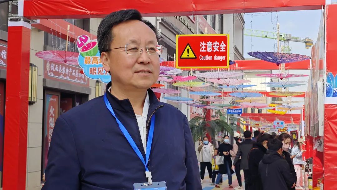 启动仪式上,渭源县渭河源,首阳山,元古堆3个景区同漳县贵清山,遮阳山