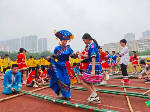 千人竹竿舞共庆"三月三" 武宣各地氛围感拉满