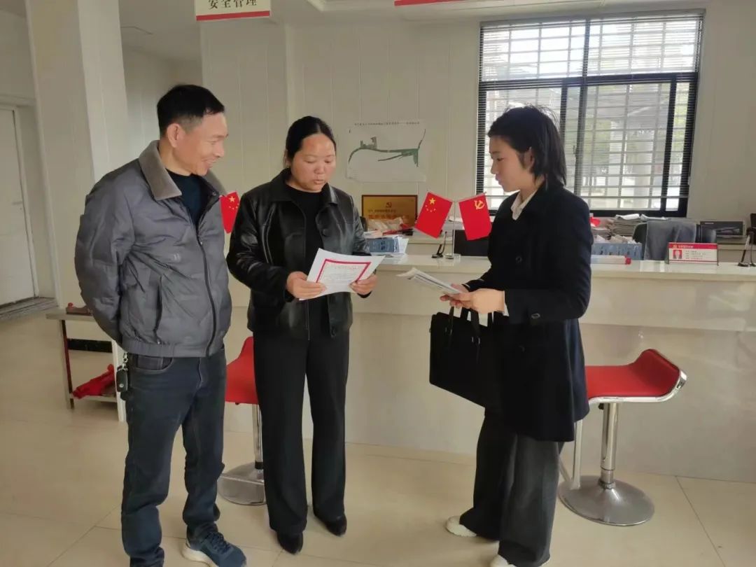 近日,沅江市人民法院泗湖山法庭联合茶盘洲镇综治办,司法所,派出所