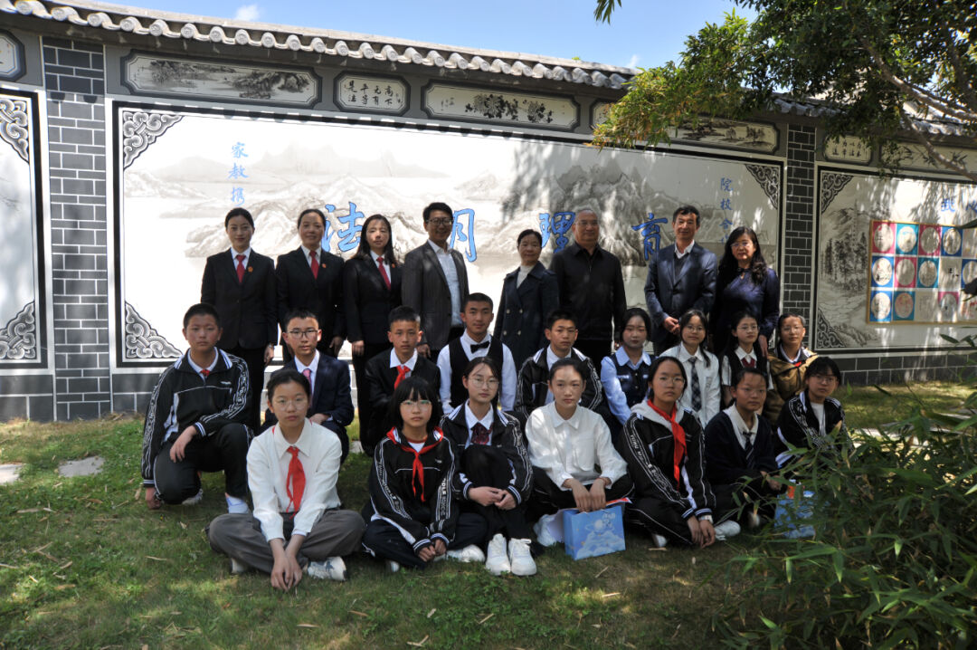 洱源县未成年人保护司法体验基地于2023年5月在玉湖初级中学揭牌.