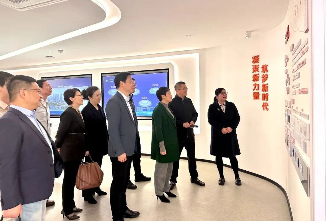 近日,市委统战部常务副部长娄黛敏,市委统战部部务会议成员郑杰一行赴