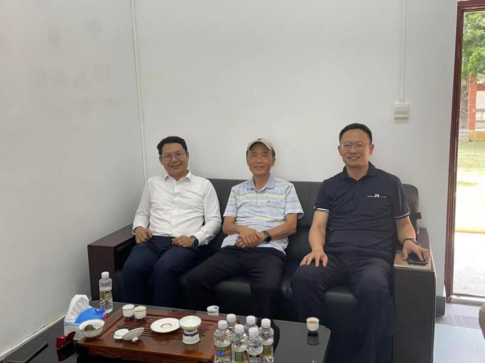 67调研座谈曾宪章教授回海南大学一带一路研究院座谈交流