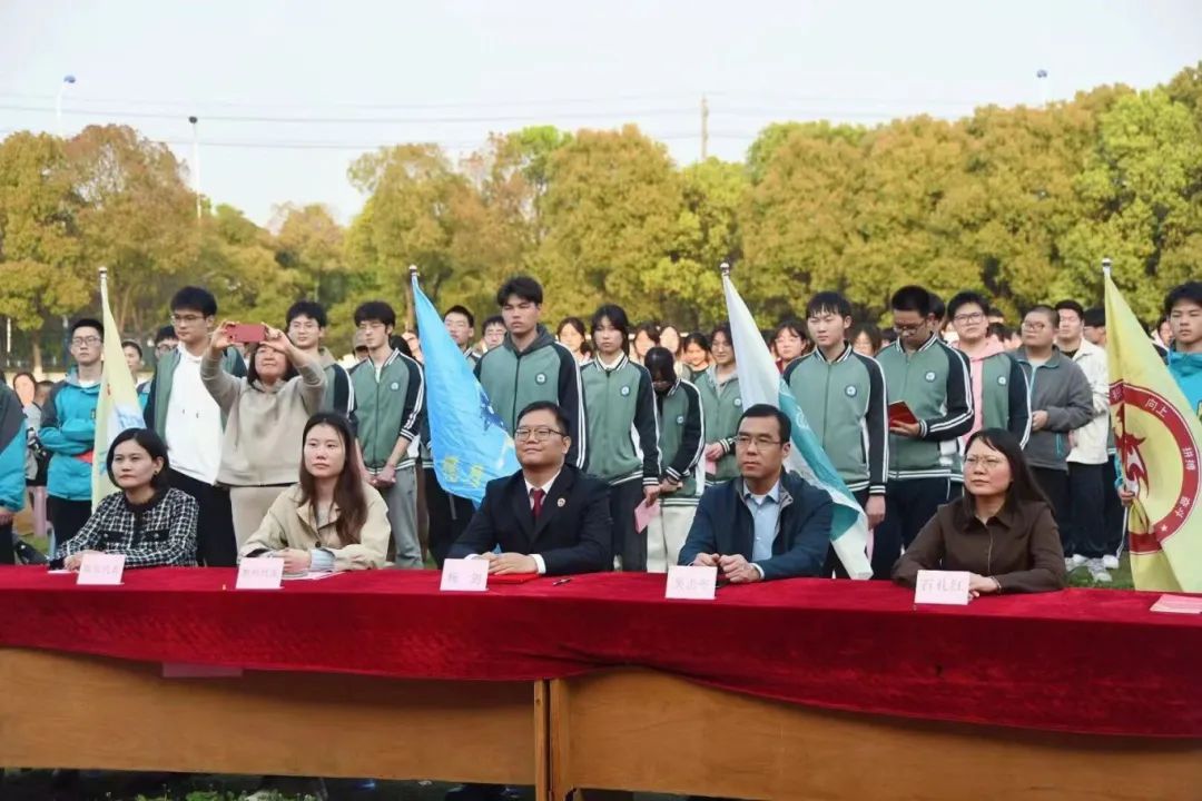 常州经开区检察院党组成员,副检察长杨剑,作为常州市戚墅堰实验中学的