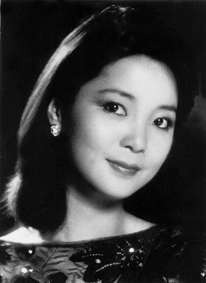 网传邓丽君遗物将被拍卖,基金会发声明