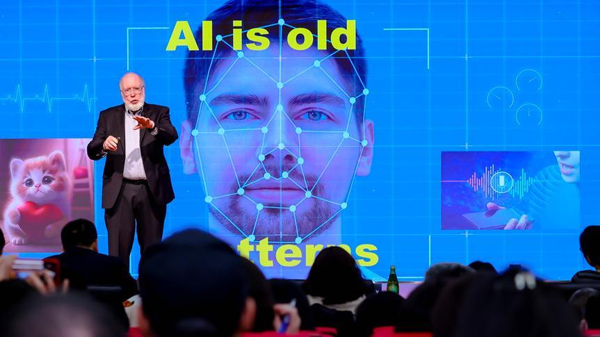 凯文凯利2024最新演讲：帮助人类成为更好的人类，是人工智能的最终目标