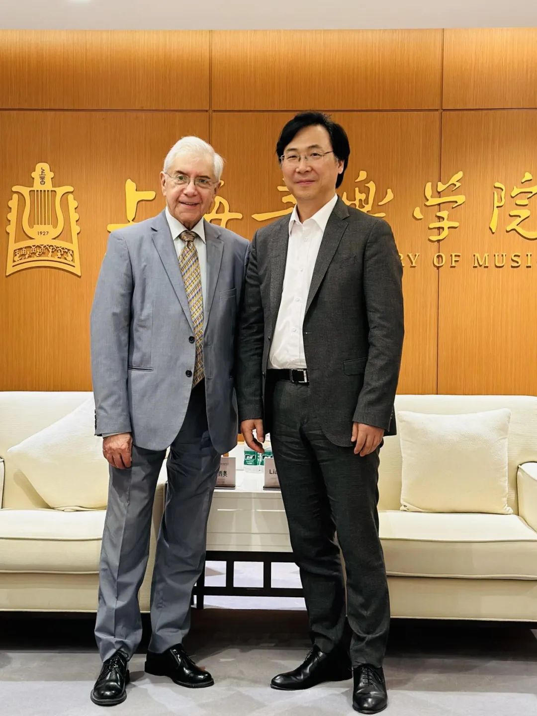 的罗西尼歌剧节艺术总监,罗西尼学院总监埃内斯托·帕拉西奥(ernesto