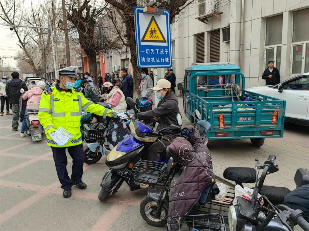 疏堵治乱丨四平交管支队扎实开展不佩戴安全头盔交通违法行为专项整治