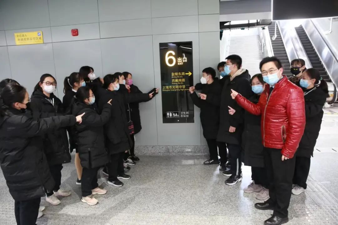 履职有为在基层丨委员联手学生助提案落地,"青春版"