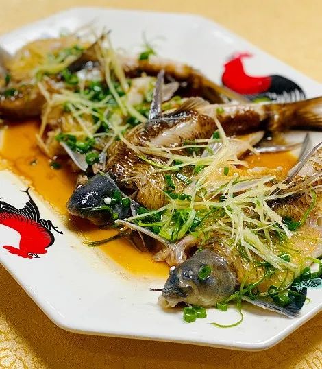 黑皮冬瓜是三水的国家地理标志农产品,而冬瓜船就是三水的特色美食