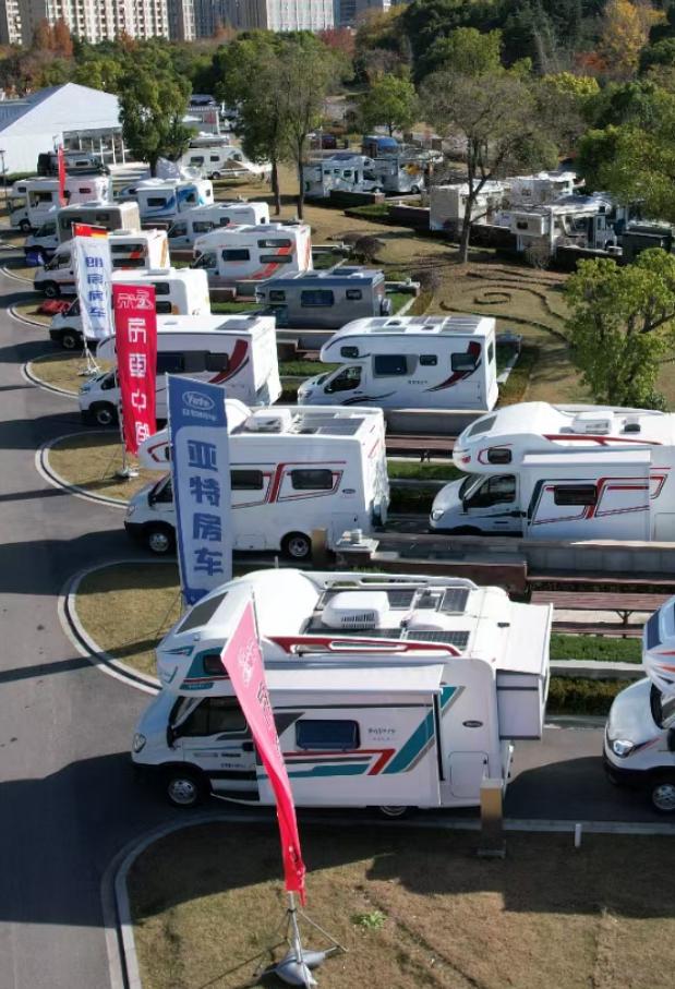 二拨打13855274123(吴经理)电话报名价格详情一,房车住宿680元/天二