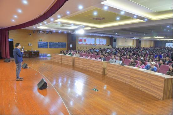 蚌埠新城实验学校蔡玮图片