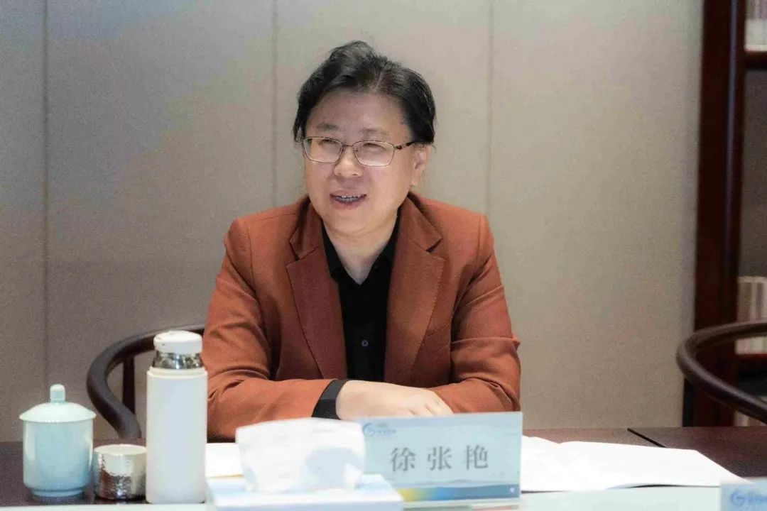 衢州市委副书记,市长 徐张艳徐张艳强调,要强化政府引导,围绕发展