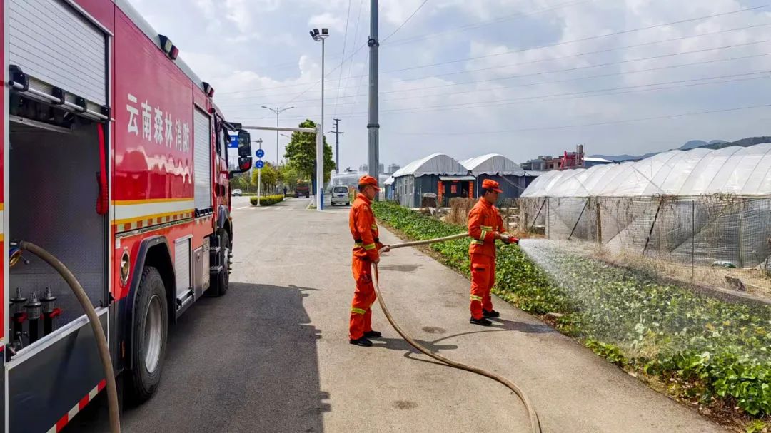 有一种温暖叫送水上门丨昆明市森林消防支队抗旱送水暖民心