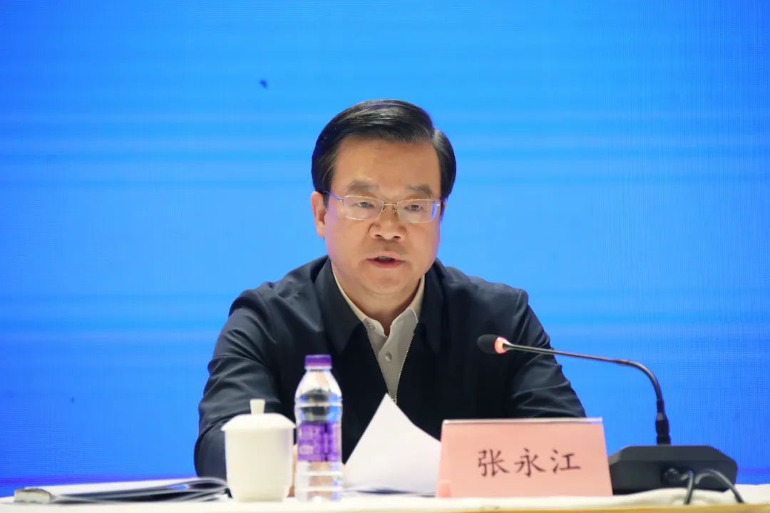 张永江感谢15年来江苏法院坚持从审判业务,人才智力,物质装备方面深入