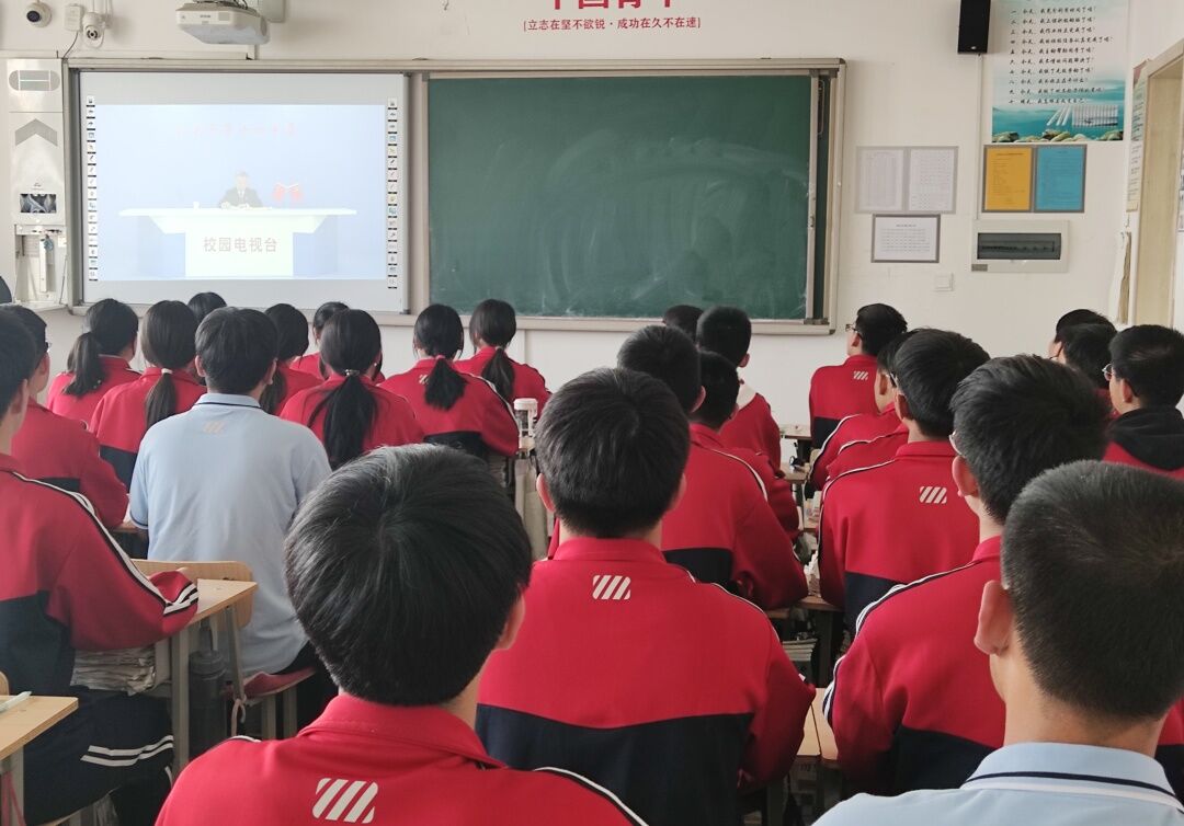 关爱未成年人健康成长,4月11日,河间市人民法院到河间市第十四中学