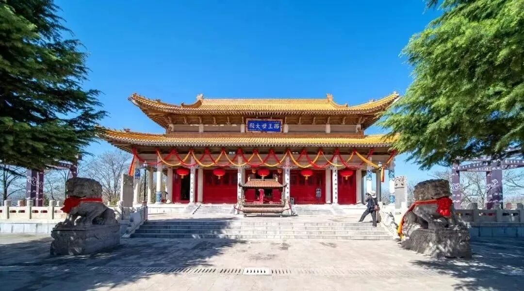 环西部火车游丨坐上专列去陇东赏春日山花_澎湃号