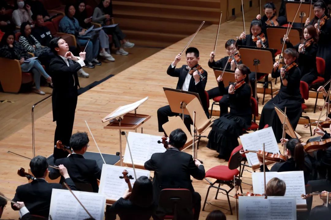 乘着音乐的翅膀神游祖国大好河山中国音画交响音乐会圆梦上海之春