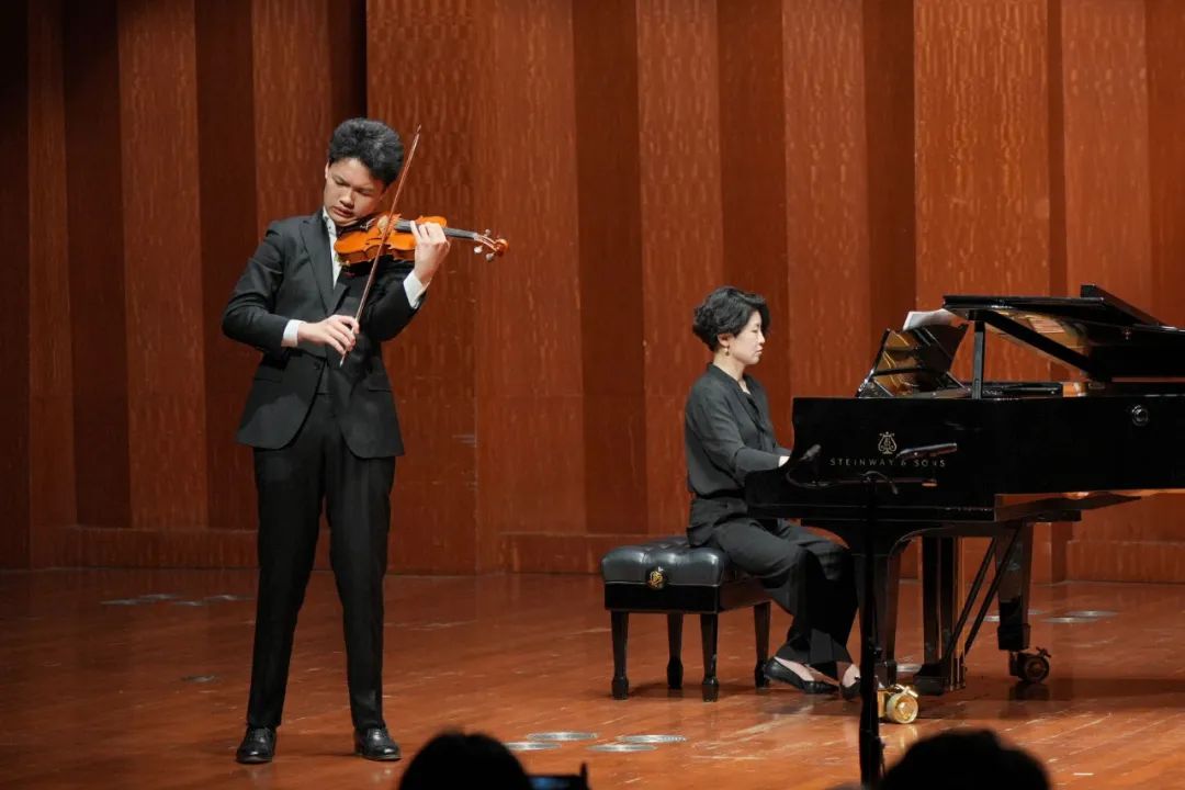 女高音独唱《风吹荷花十里香》《我们再相见》 演唱:马鑫芮 钢琴伴奏