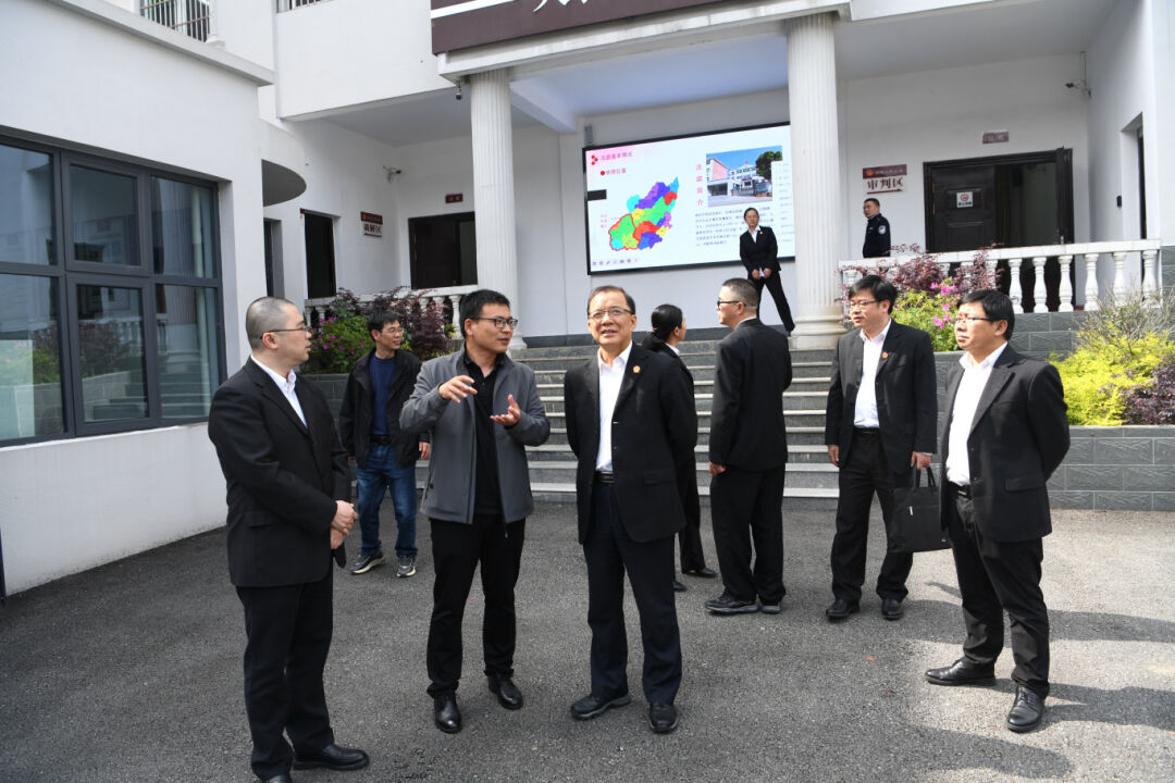 74在岳西法院新审判楼市中级法院党组成员,政治部主任张红进,岳西