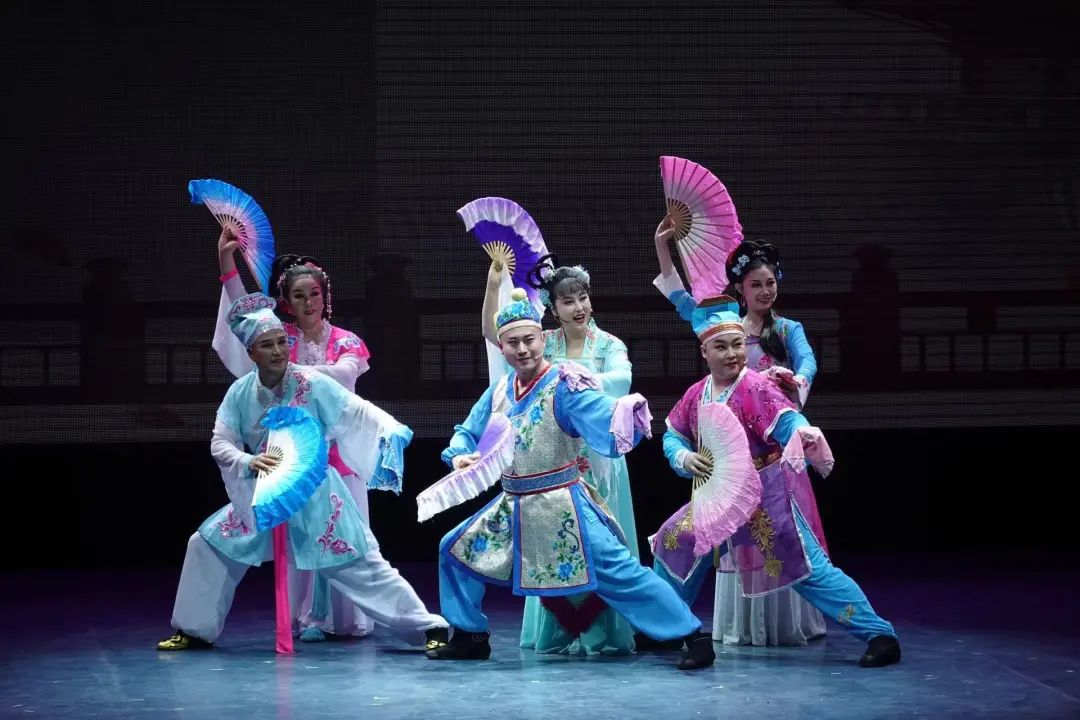 "雪饼猴"王铁柱助力 吉林二人转火出圈_澎湃号·媒体_澎湃新闻-the