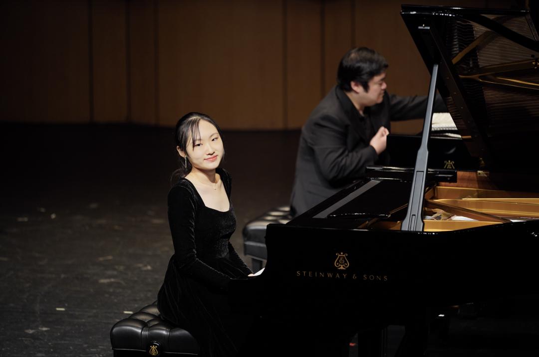 郭蓉蓉钢琴独奏音乐会,从古典浪漫经典之作,到20世纪钢琴练习曲_澎湃