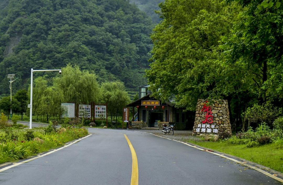 旧县镇鹿苑村是著名的鹿苑茶主产地,距离远安县城7.