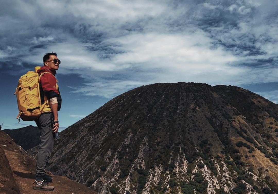 创业典型魏巍在无声世界里奔赴摄影山海