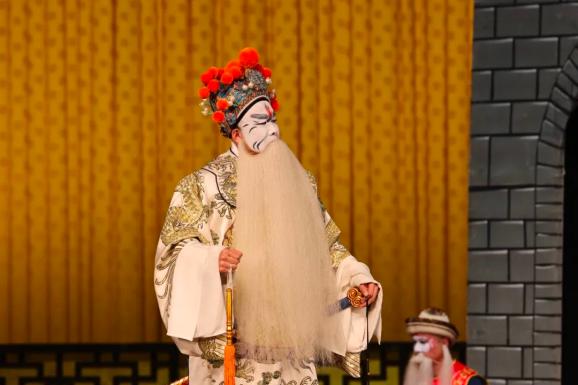 大汉丞相一肩担起黎民苍生"望空中求先帝大显威灵"纵《失街亭》也岳峙