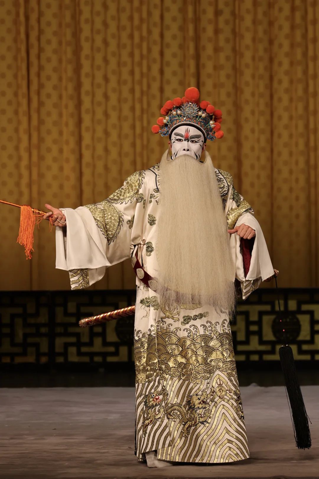 大汉丞相一肩担起黎民苍生"望空中求先帝大显威灵"纵《失街亭》也岳峙