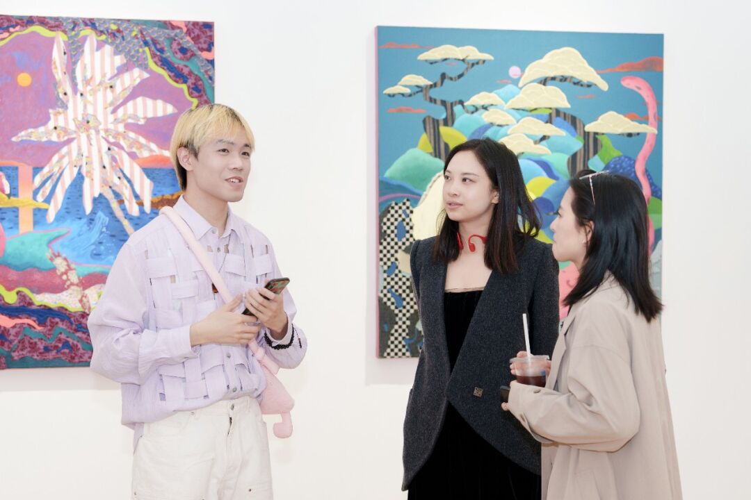 北极熊画廊|"时间的棱镜"群展正式启幕_澎湃号·湃