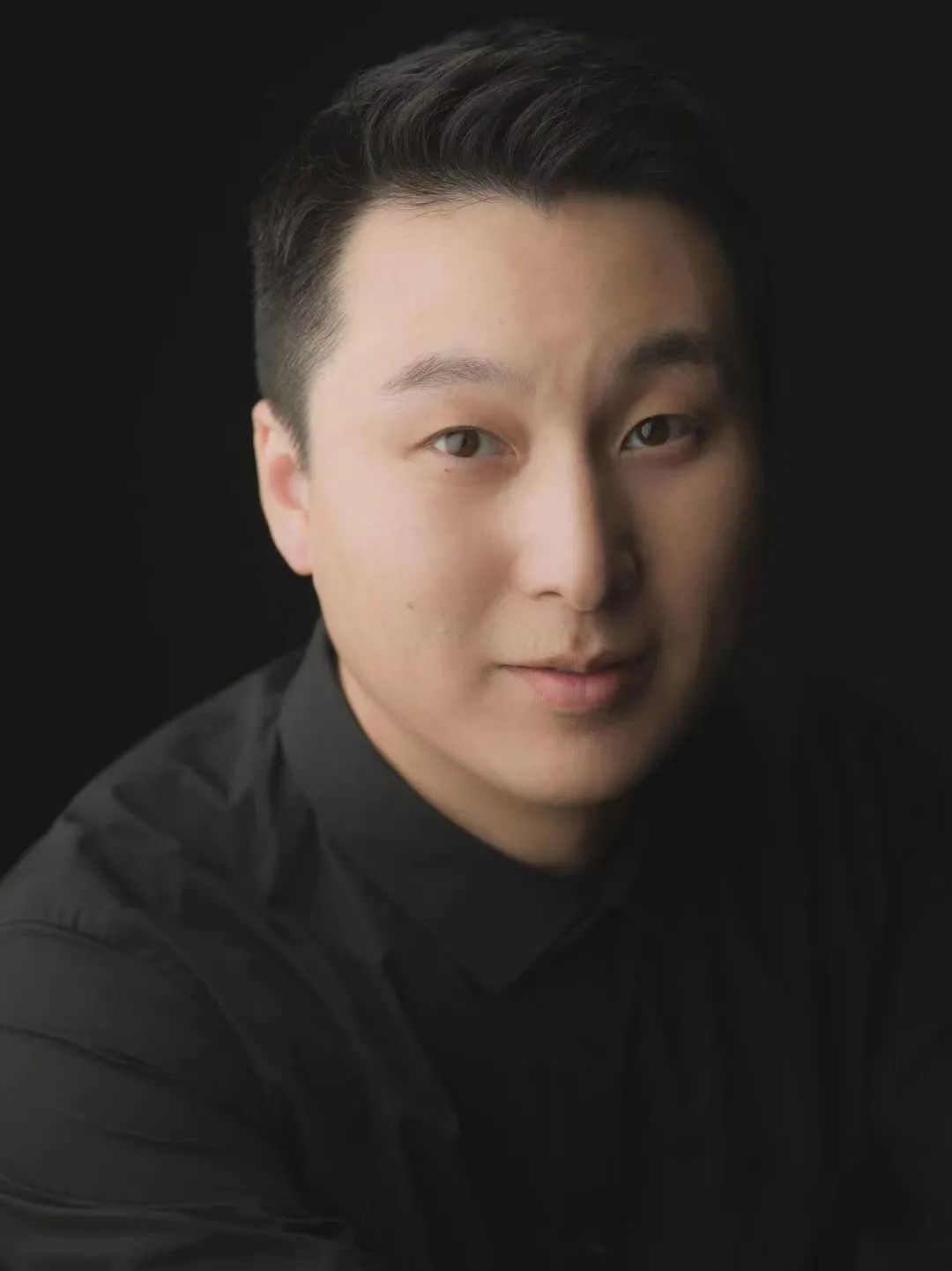 国家二级演员,主工文武老生,师从著名昆剧表演艺术家计镇华,周启明