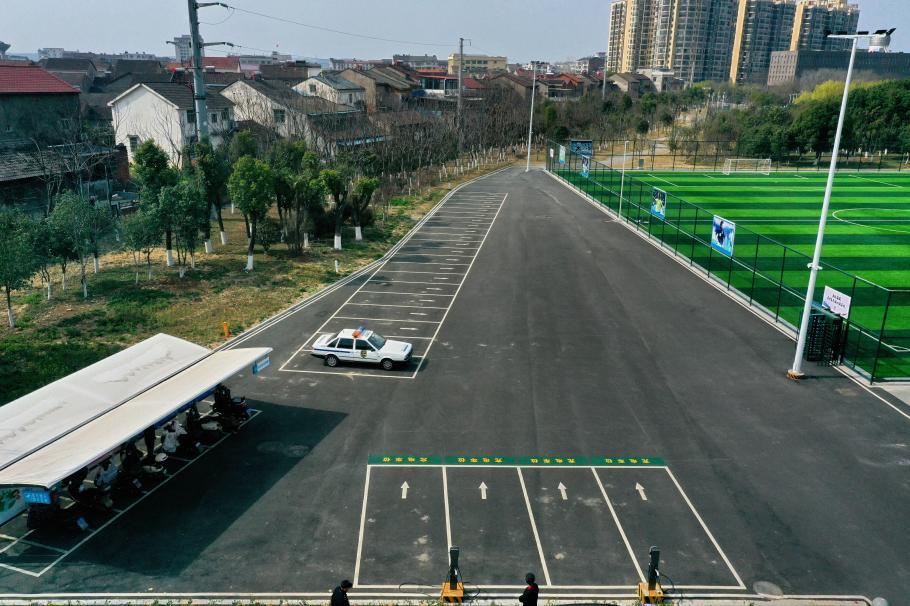 非机动车位190处临时机动车位229个在主次干道规划场内新增泊位511个