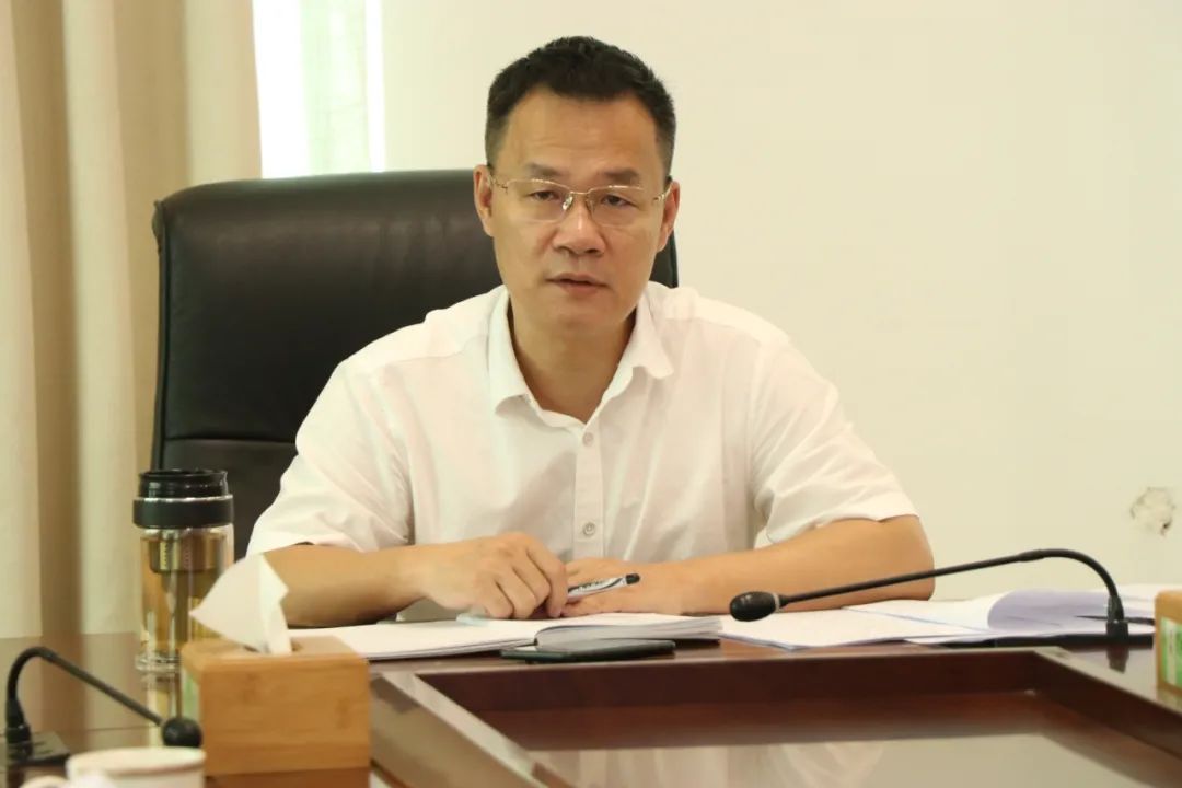 琼中法院召开各部门第一季度工作总结会议