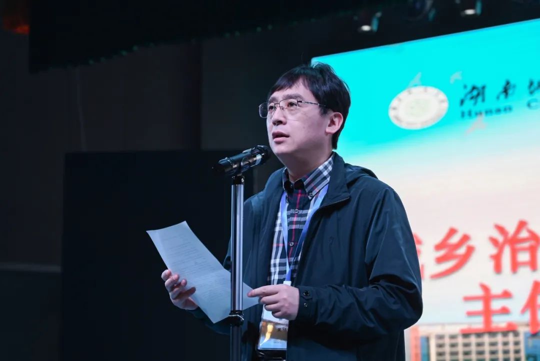 张京祥中国城市规划学会常务理事,城乡治理与政策研究专委会主任委员